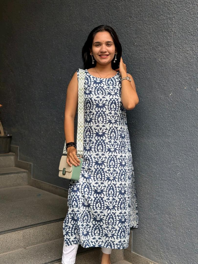 INDIGO FLORAL PRINT SLEEVELESS KURTI