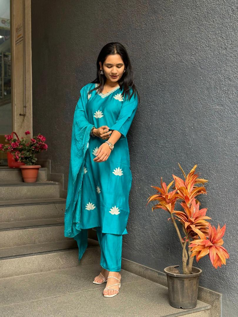 Lotus Eternelle Suit Set