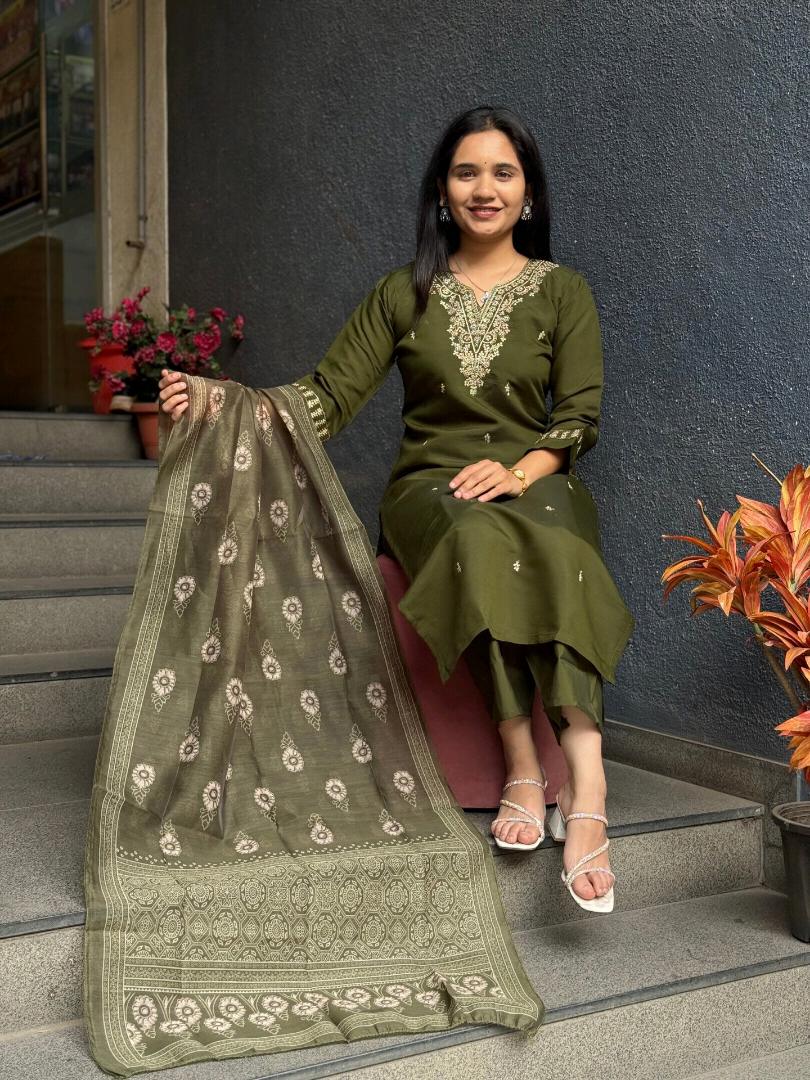 OLIVE GREEN EMBROIDERED KURTA SET