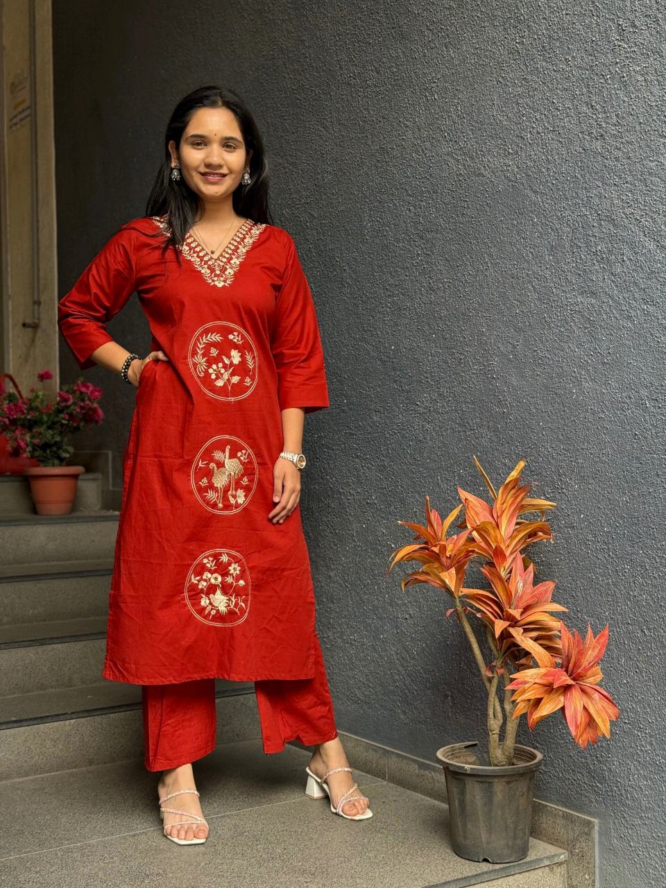 Scarlet Motif Cord Set